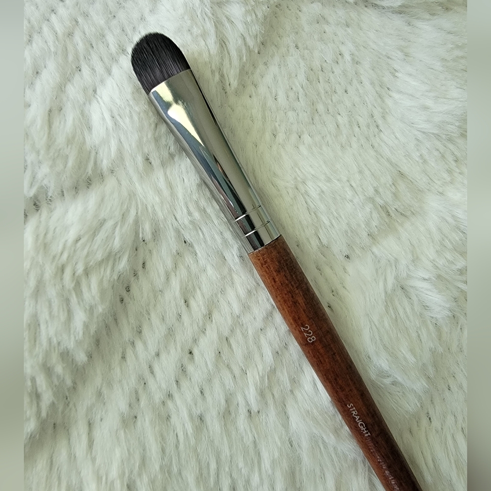 Make up for ever 228 PRECISION SHADER BRUSH